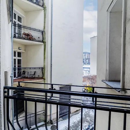 Garbary With Mezzanine By Bookinghost شقة بوزنان